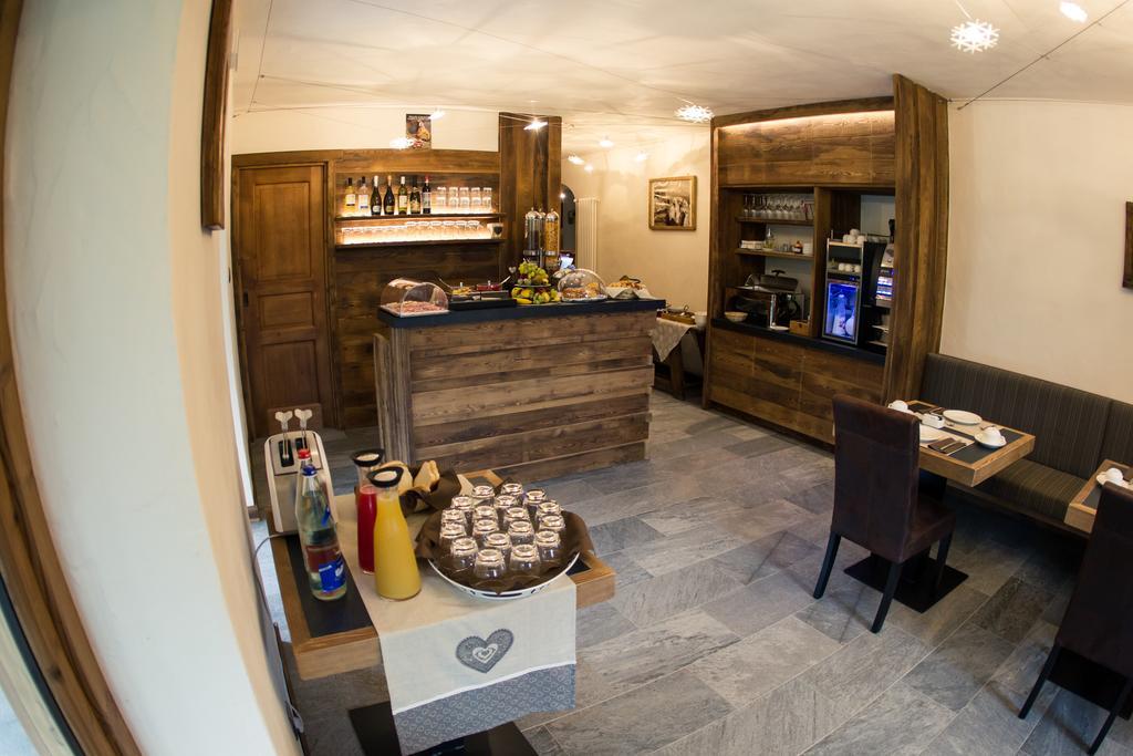 מורגקס Hotel Les Montagnards מראה חיצוני תמונה