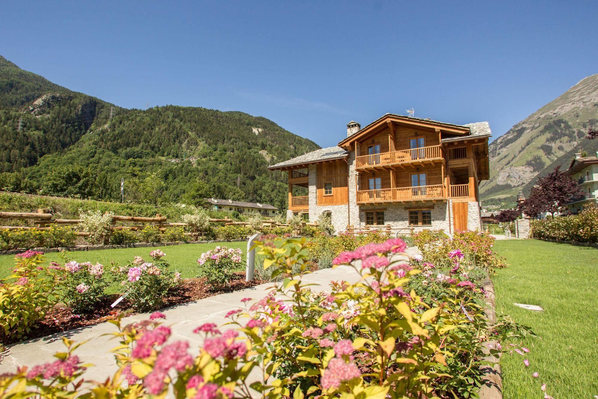 מורגקס Hotel Les Montagnards מראה חיצוני תמונה